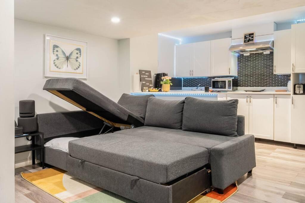 Cozy Nest Basement Unit Appartement Hamilton Buitenkant foto